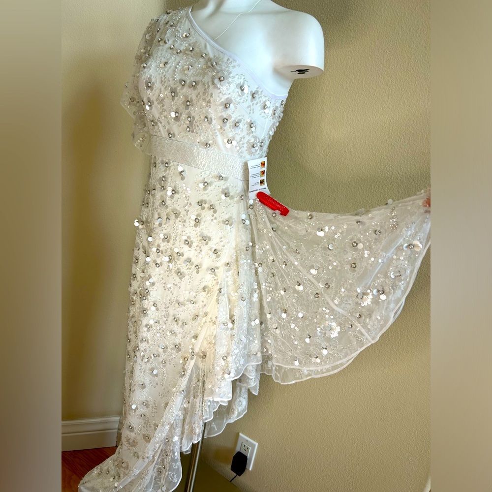 Mac Duggal NWT 4 One Shoulder Embellished High Low Asymmetric Gown White - Picture 8 of 13